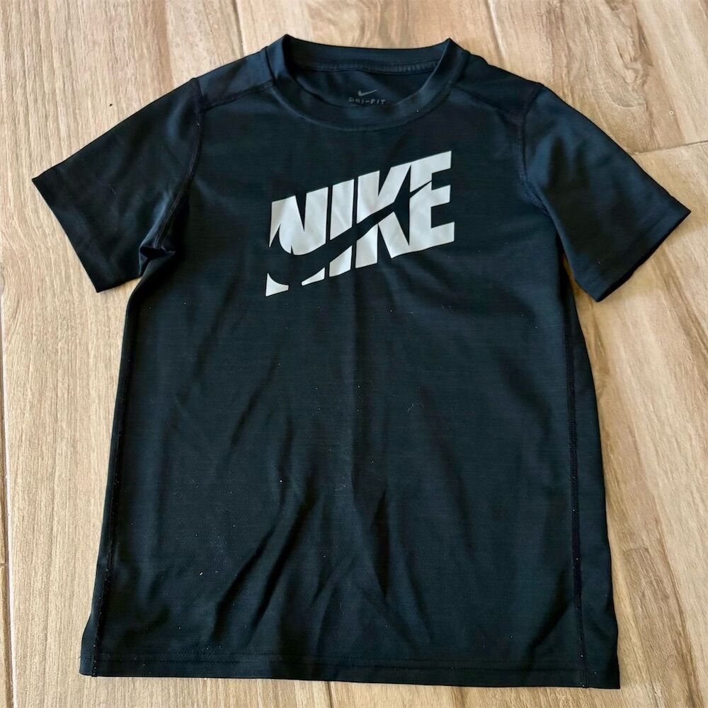 Nike Boys' Black Dri-FIT T-Shirt Size S Short Sleeve Sports Casual